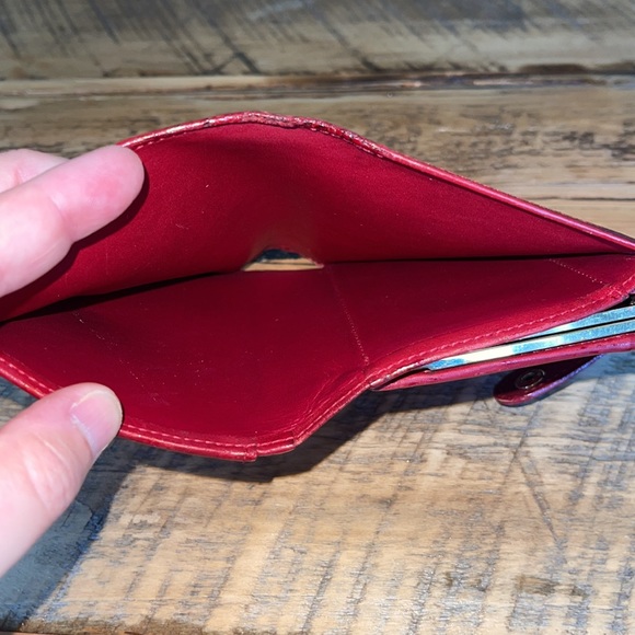 Louis Vuitton Red Kiss Lock Wallet - Picture 6 of 14